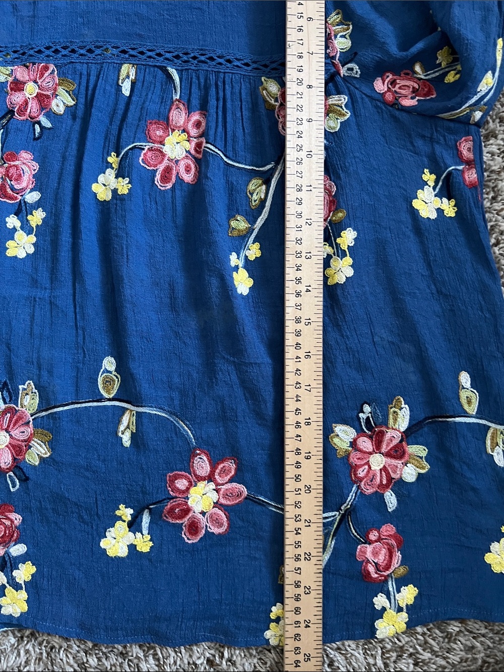 Like New! FIG and Flower Boho Embroidered Navy Floral Peasant Top Size L - Picture 10 of 11